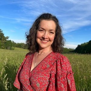 Meet your Posher, Hilary